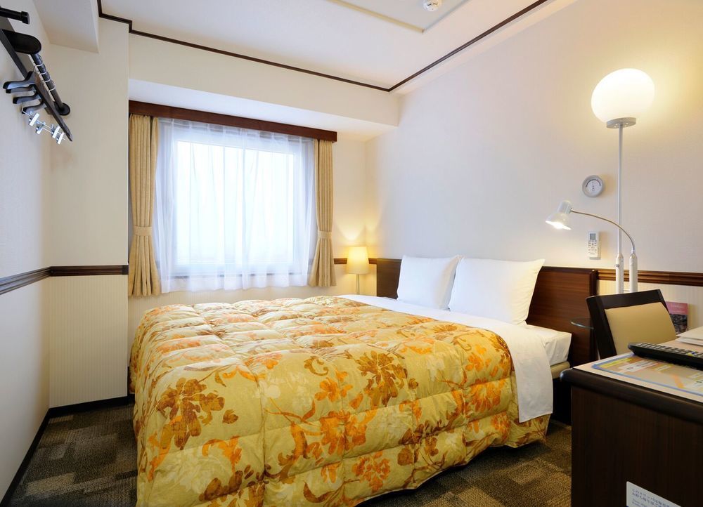 Toyoko Inn Kashiwa Eki Nishi Guchi Exterior foto
