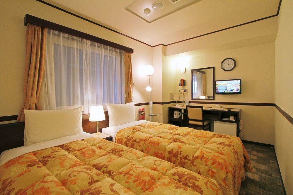 Toyoko Inn Kashiwa Eki Nishi Guchi Exterior foto